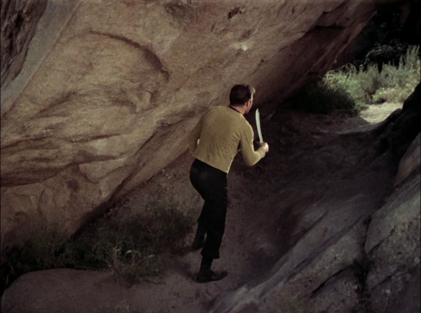 extant_StarTrek_2x11-FridaysChild_2091.jpg
