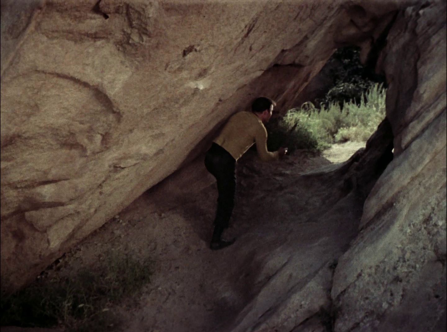 extant_StarTrek_2x11-FridaysChild_2093.jpg