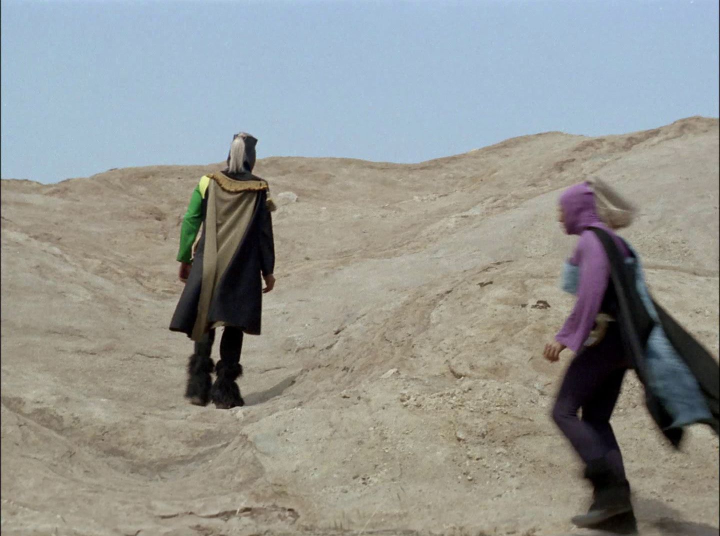 extant_StarTrek_2x11-FridaysChild_2097.jpg