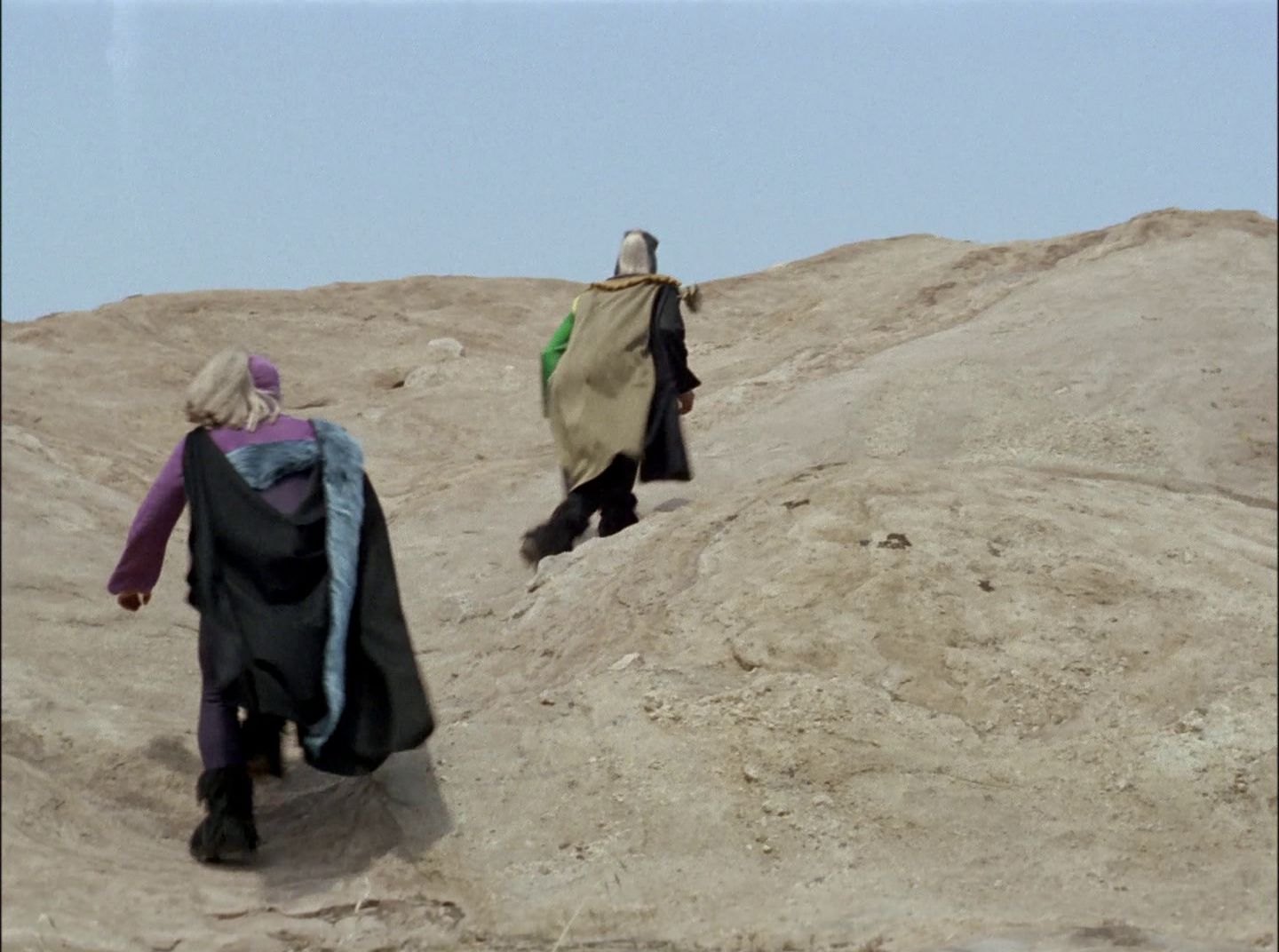 extant_StarTrek_2x11-FridaysChild_2099.jpg