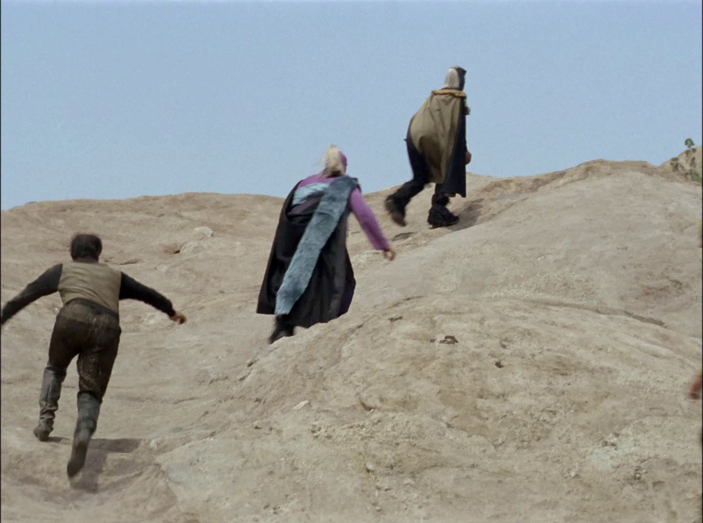 extant_StarTrek_2x11-FridaysChild_2102.jpg