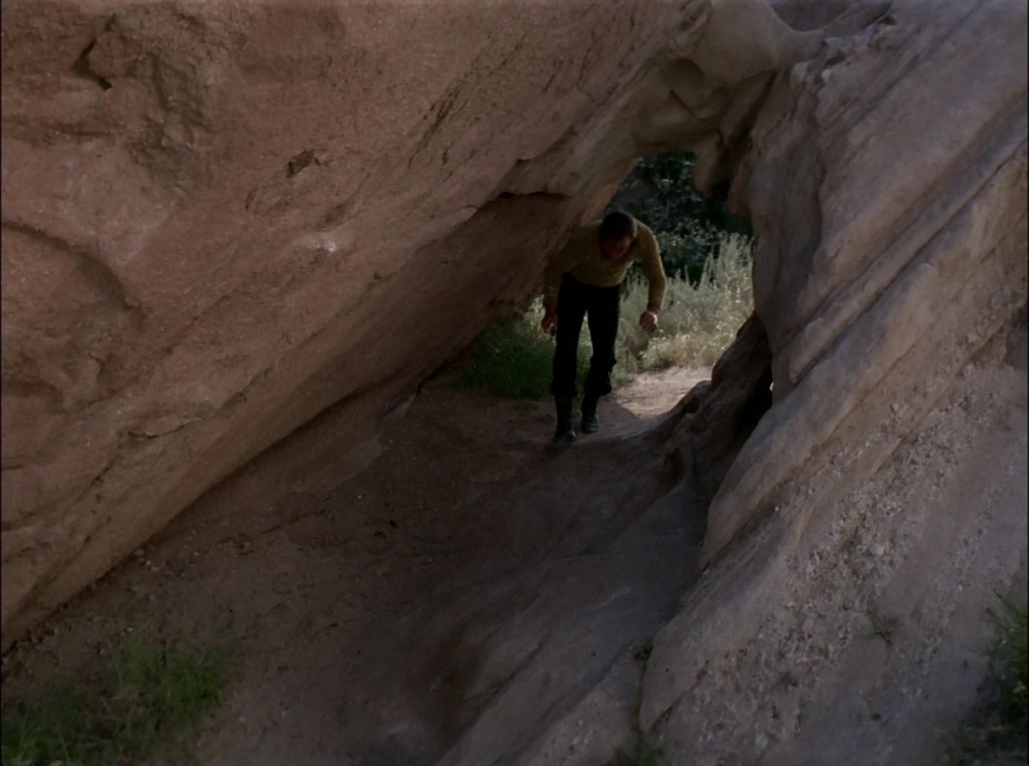 extant_StarTrek_2x11-FridaysChild_2104.jpg