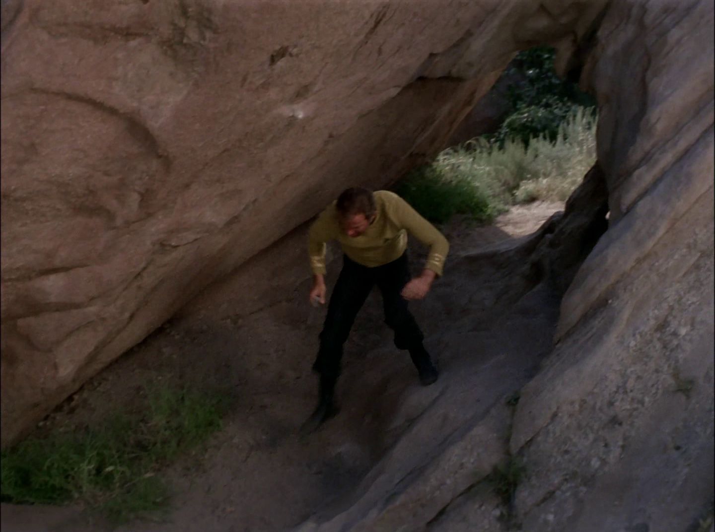 extant_StarTrek_2x11-FridaysChild_2106.jpg