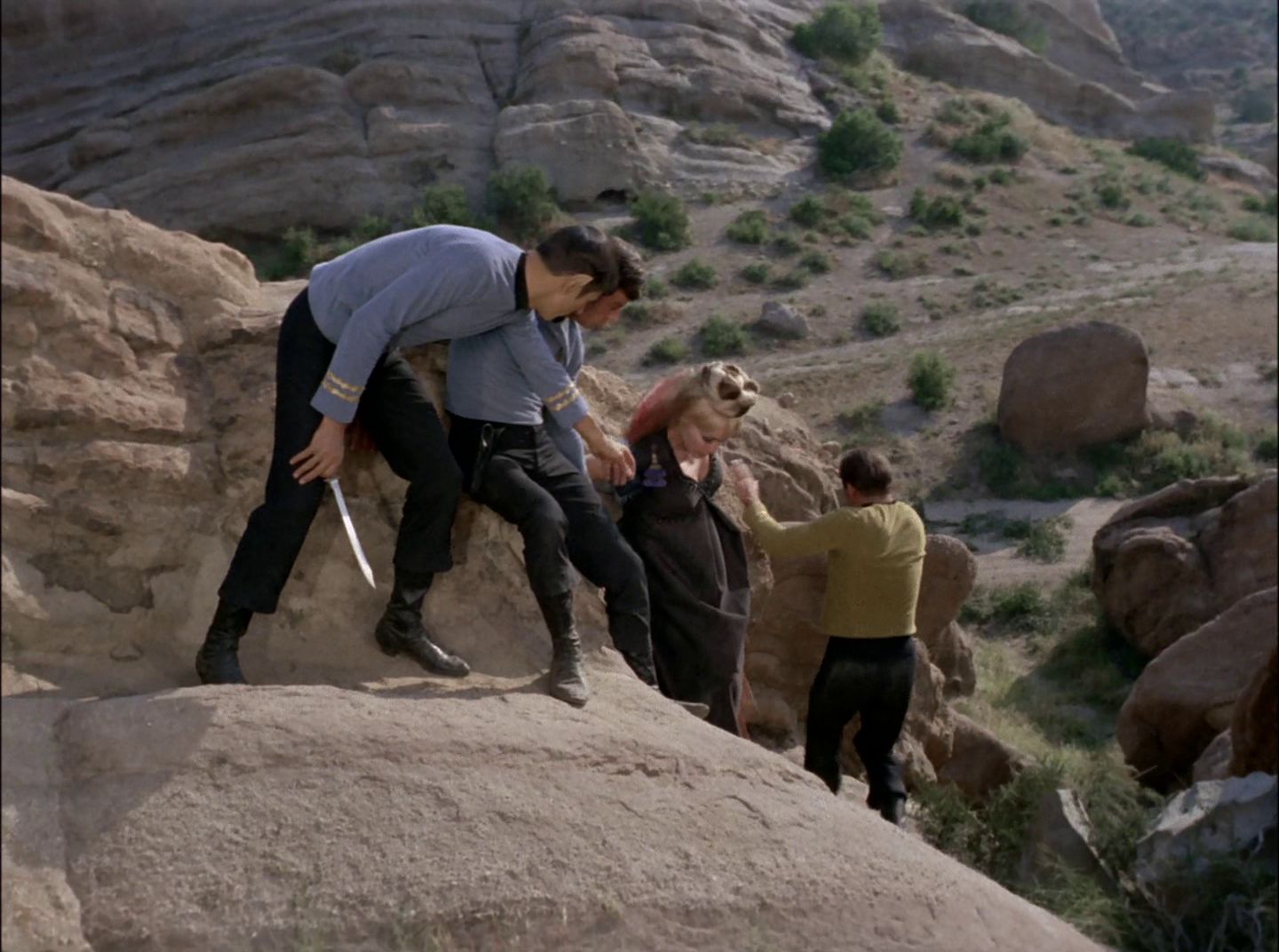 extant_StarTrek_2x11-FridaysChild_2113.jpg