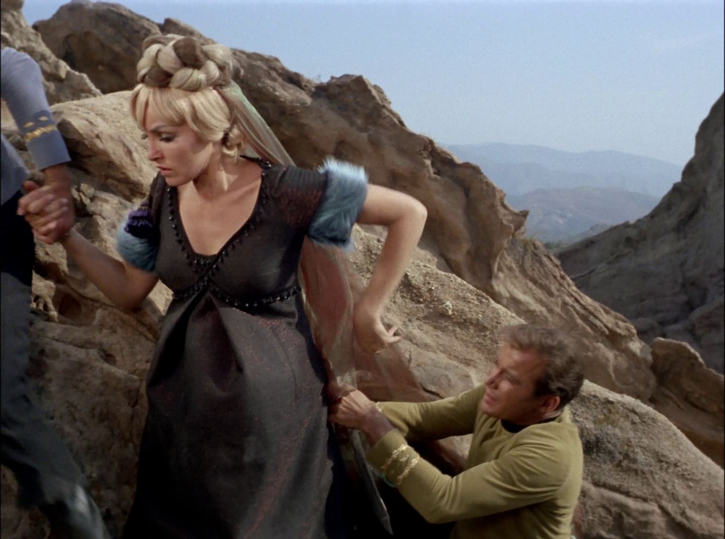 extant_StarTrek_2x11-FridaysChild_2117.jpg