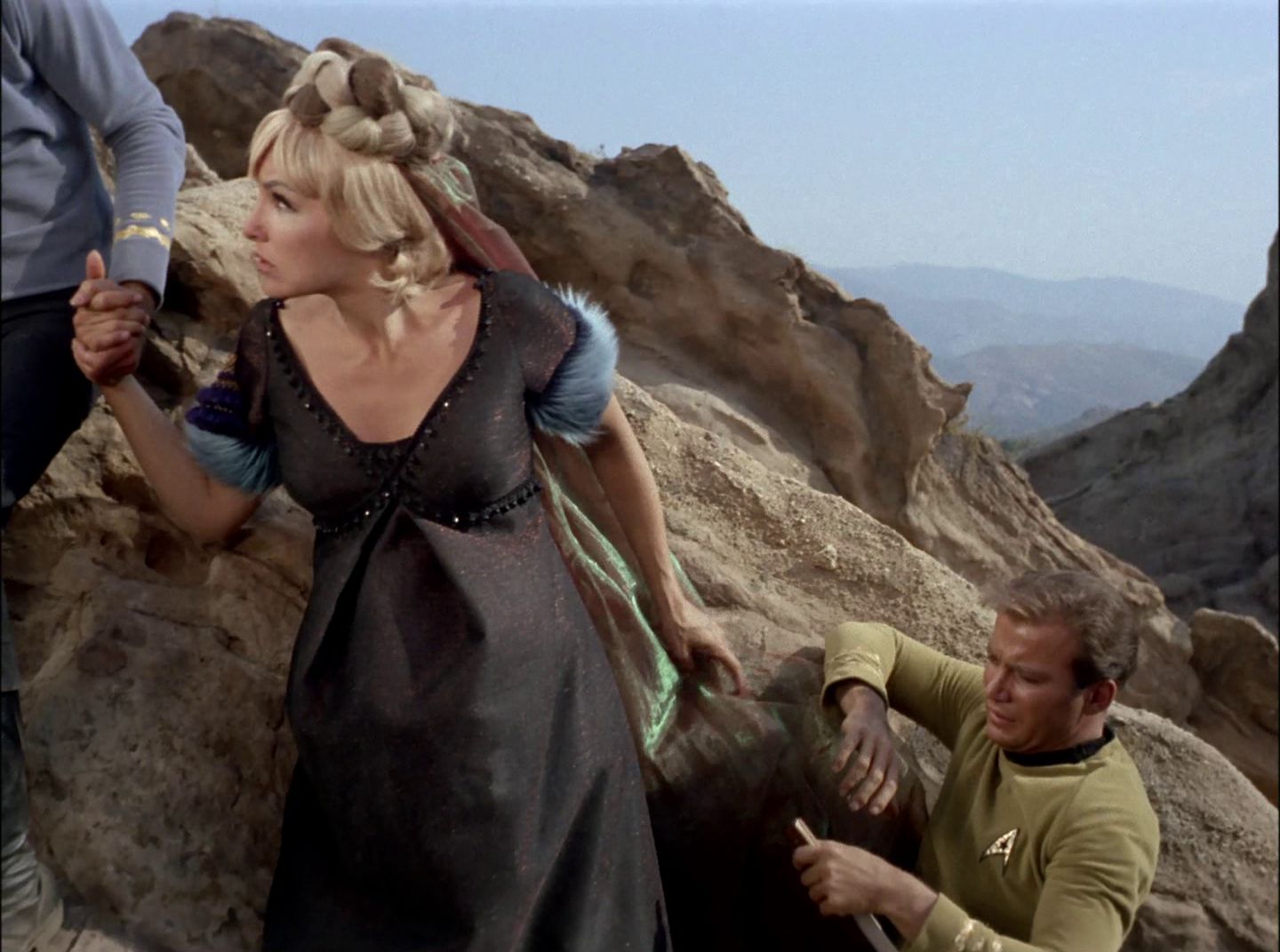 extant_StarTrek_2x11-FridaysChild_2121.jpg