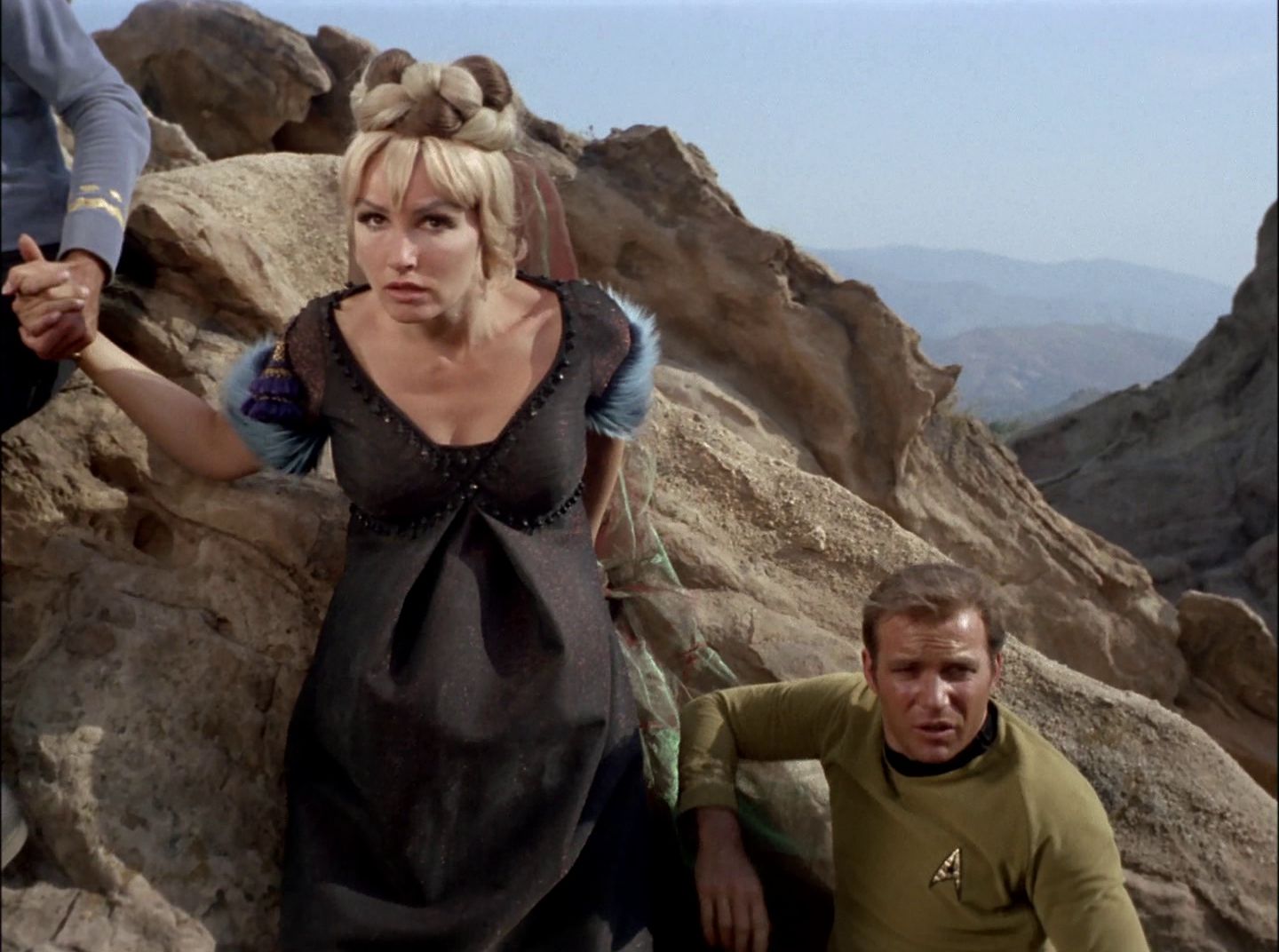 extant_StarTrek_2x11-FridaysChild_2124.jpg
