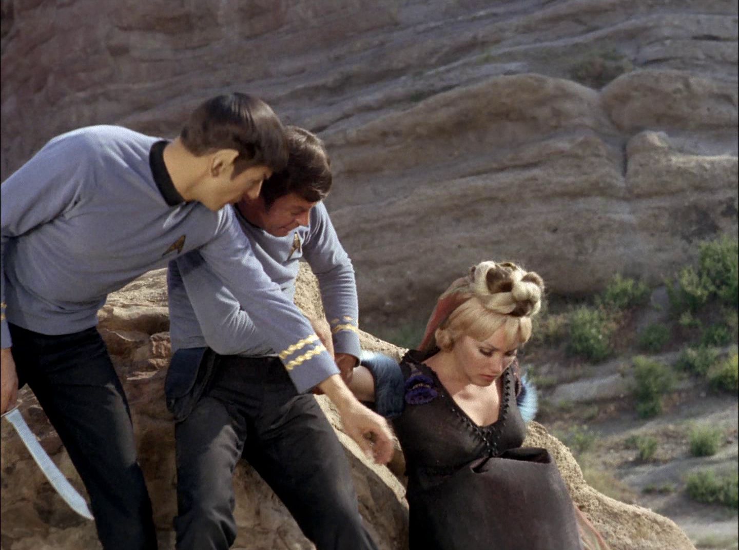 extant_StarTrek_2x11-FridaysChild_2130.jpg