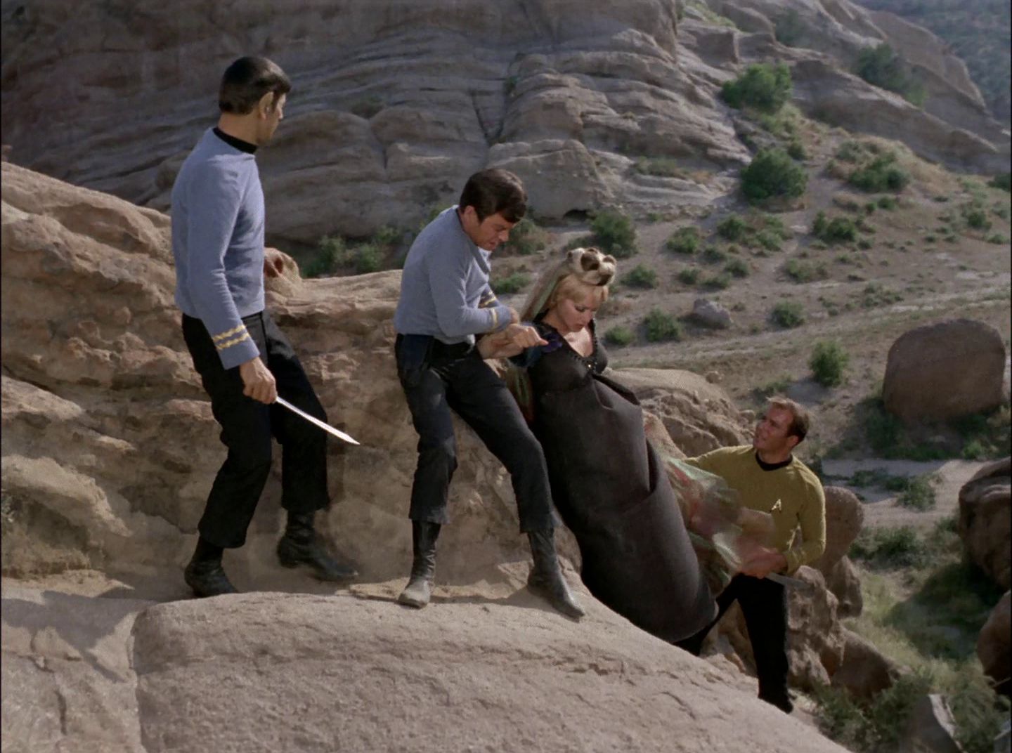 extant_StarTrek_2x11-FridaysChild_2134.jpg