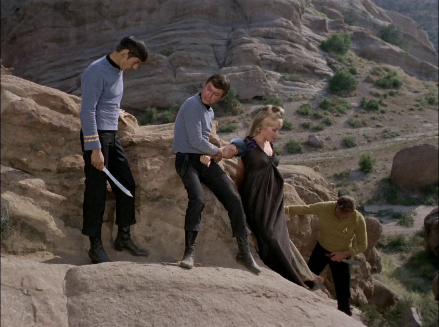 extant_StarTrek_2x11-FridaysChild_2137.jpg