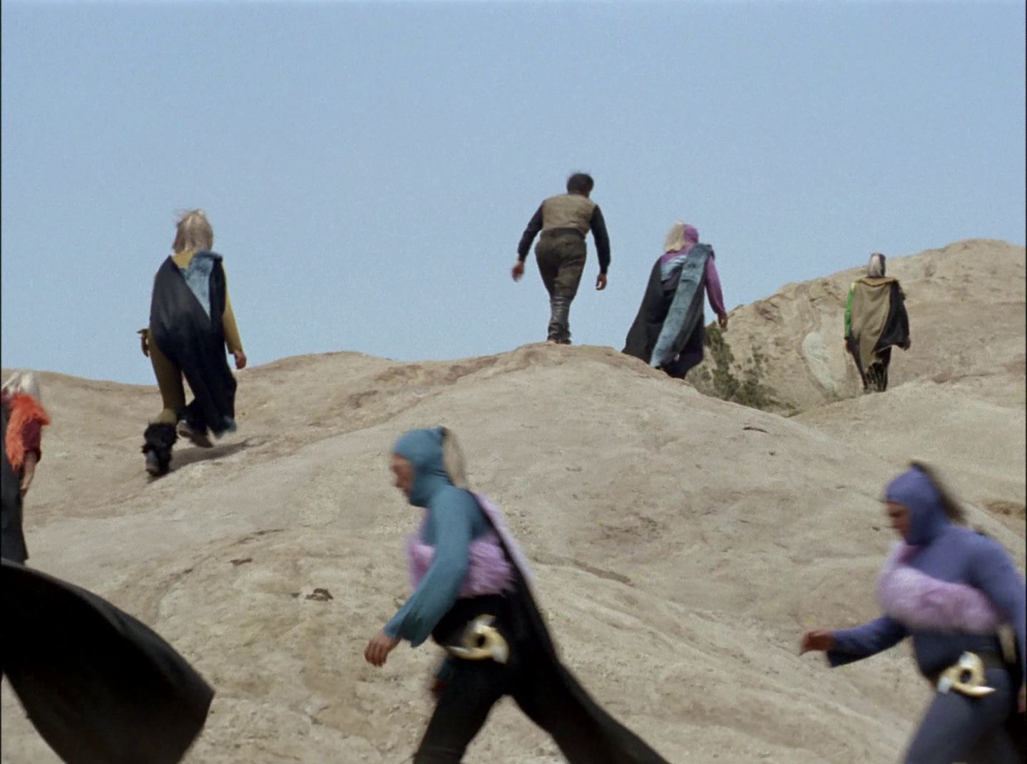 extant_StarTrek_2x11-FridaysChild_2154.jpg