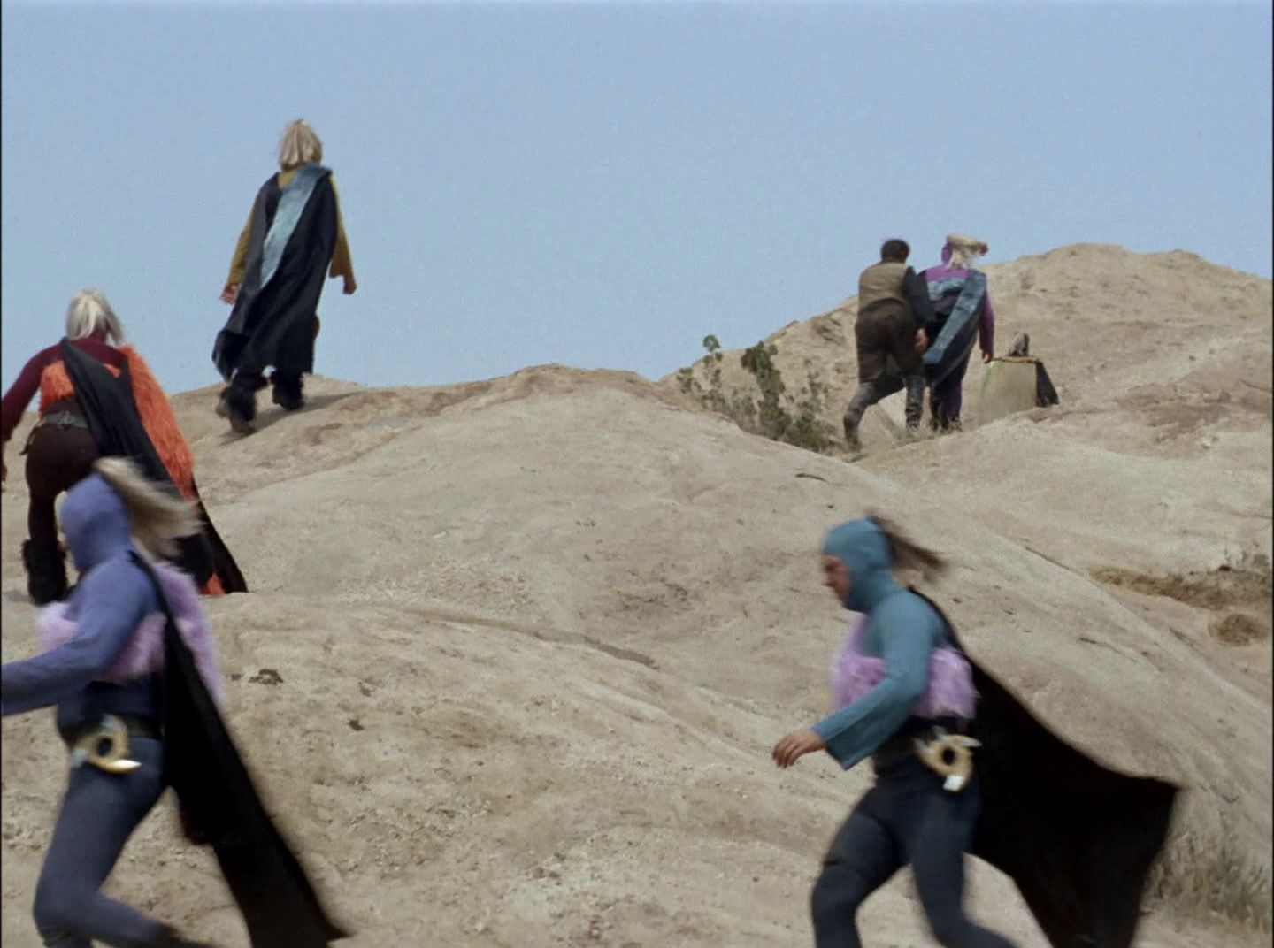 extant_StarTrek_2x11-FridaysChild_2156.jpg