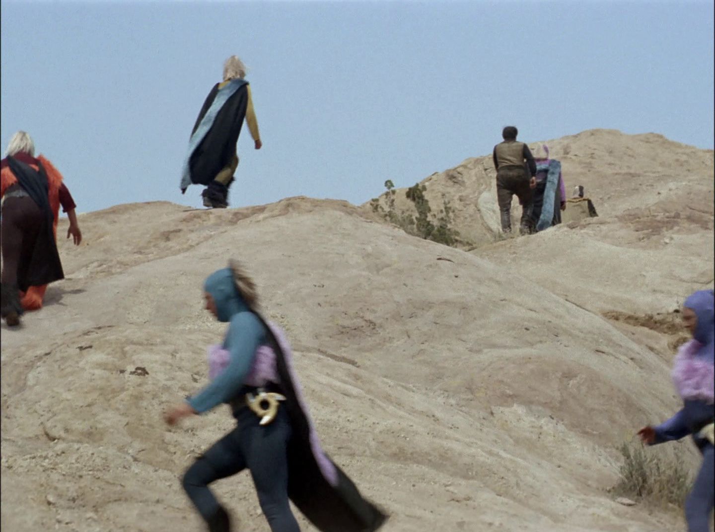 extant_StarTrek_2x11-FridaysChild_2157.jpg