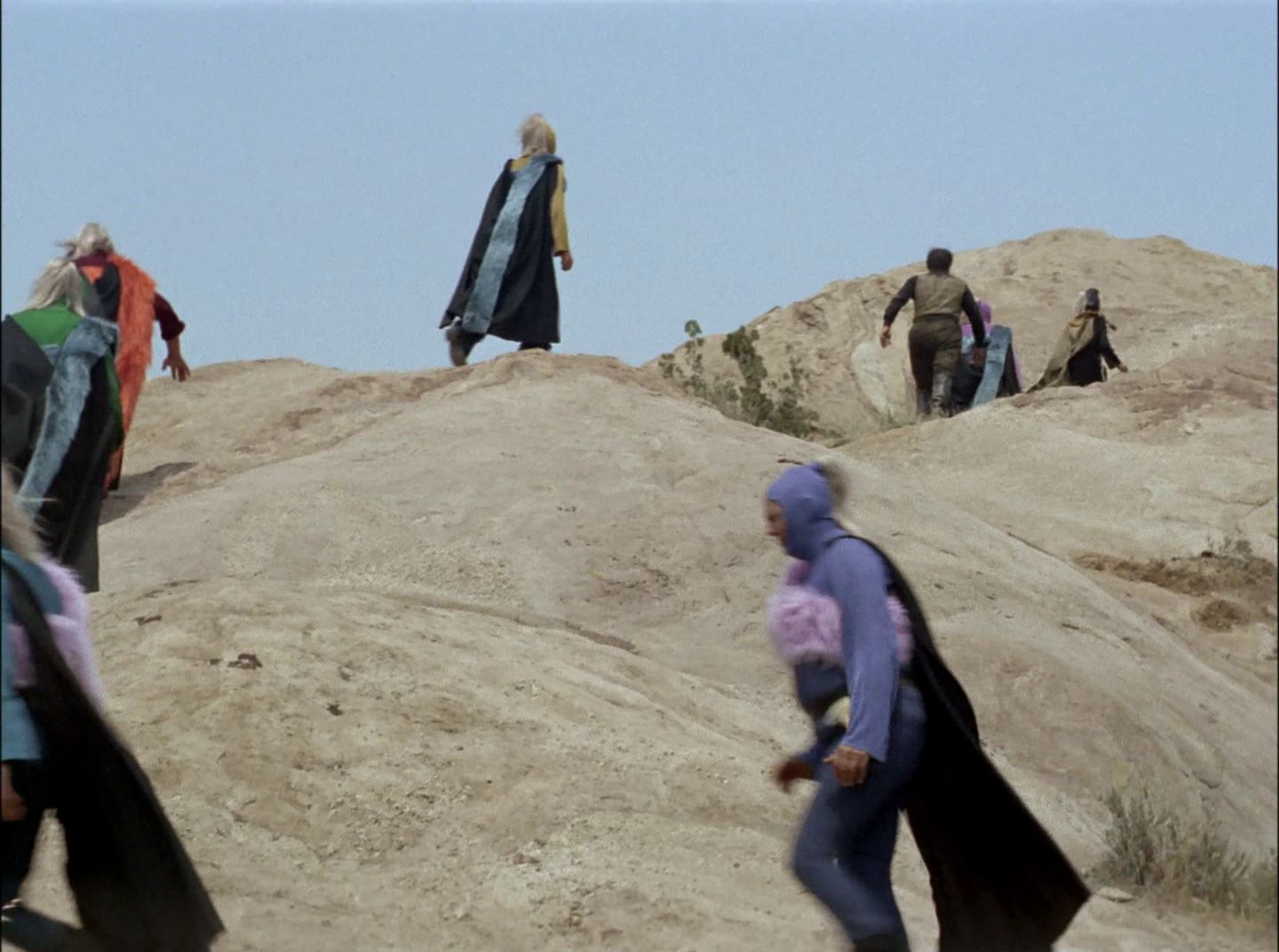 extant_StarTrek_2x11-FridaysChild_2158.jpg