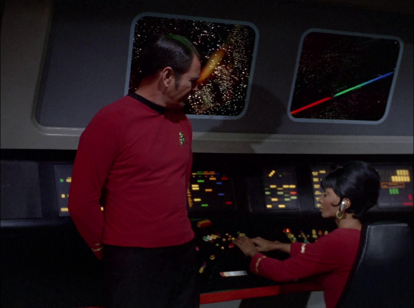 extant_StarTrek_2x11-FridaysChild_2173.jpg