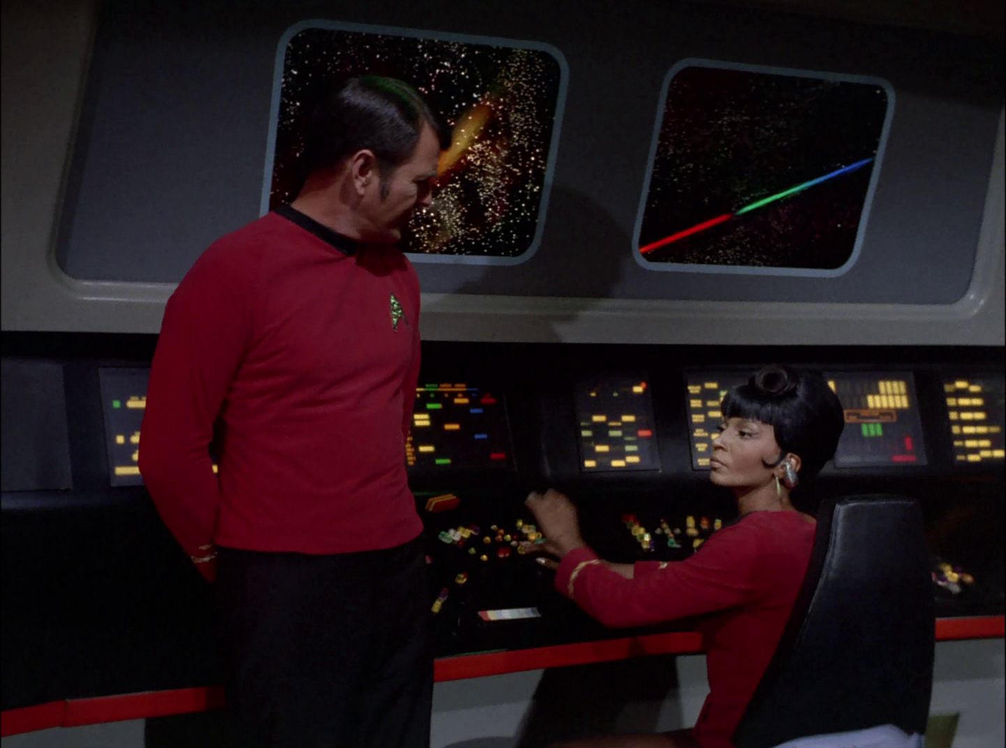 extant_StarTrek_2x11-FridaysChild_2174.jpg