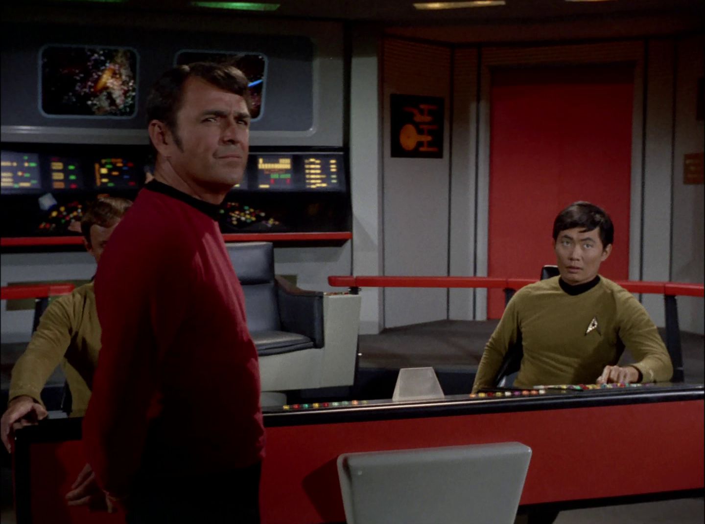 extant_StarTrek_2x11-FridaysChild_2201.jpg