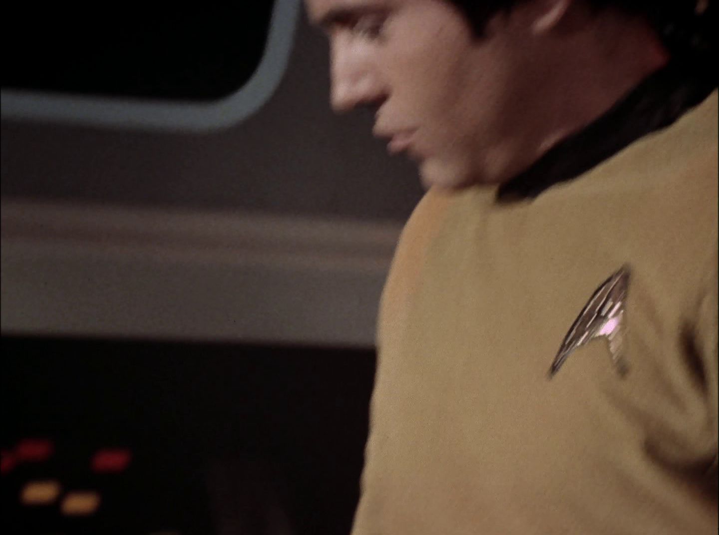 extant_StarTrek_2x11-FridaysChild_2230.jpg
