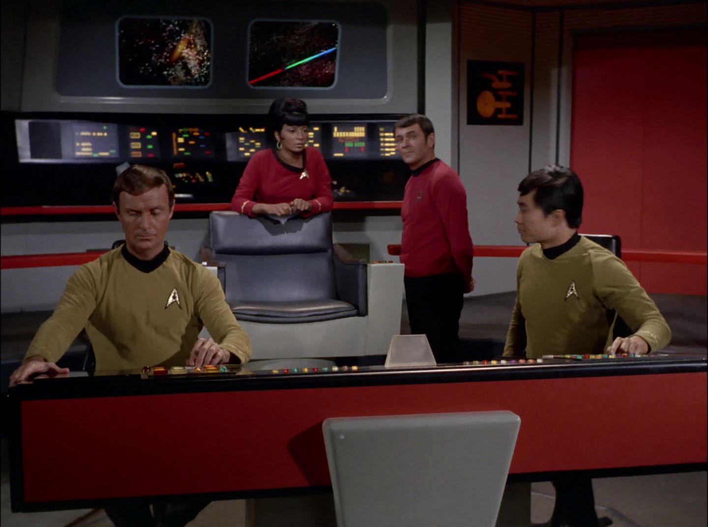 extant_StarTrek_2x11-FridaysChild_2282.jpg