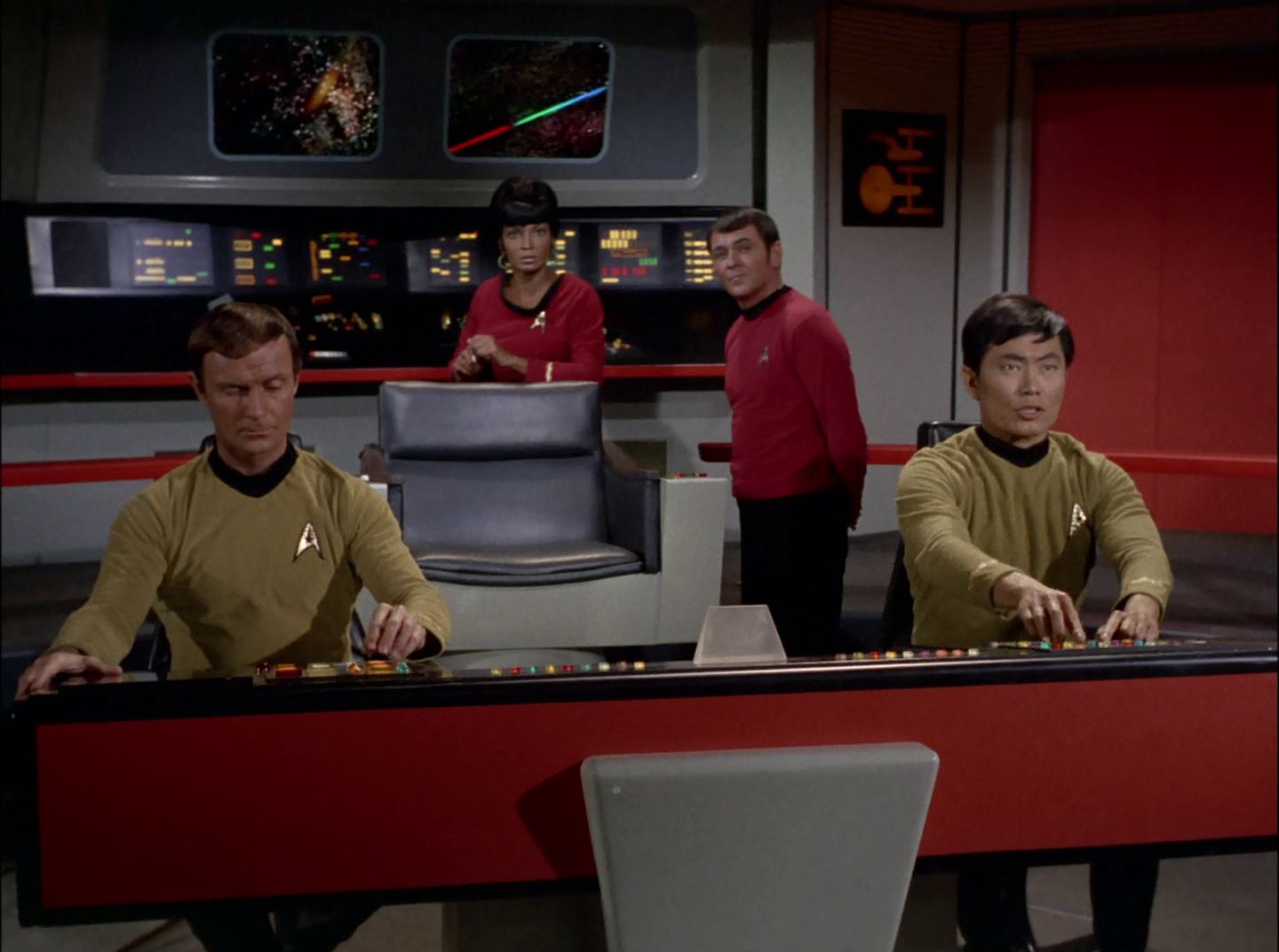 extant_StarTrek_2x11-FridaysChild_2283.jpg