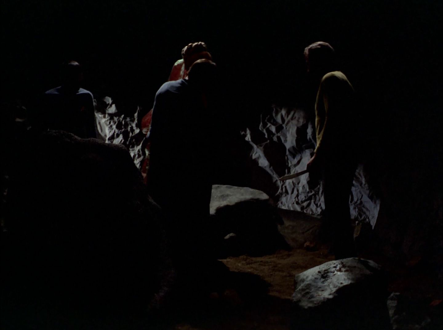 extant_StarTrek_2x11-FridaysChild_2307.jpg