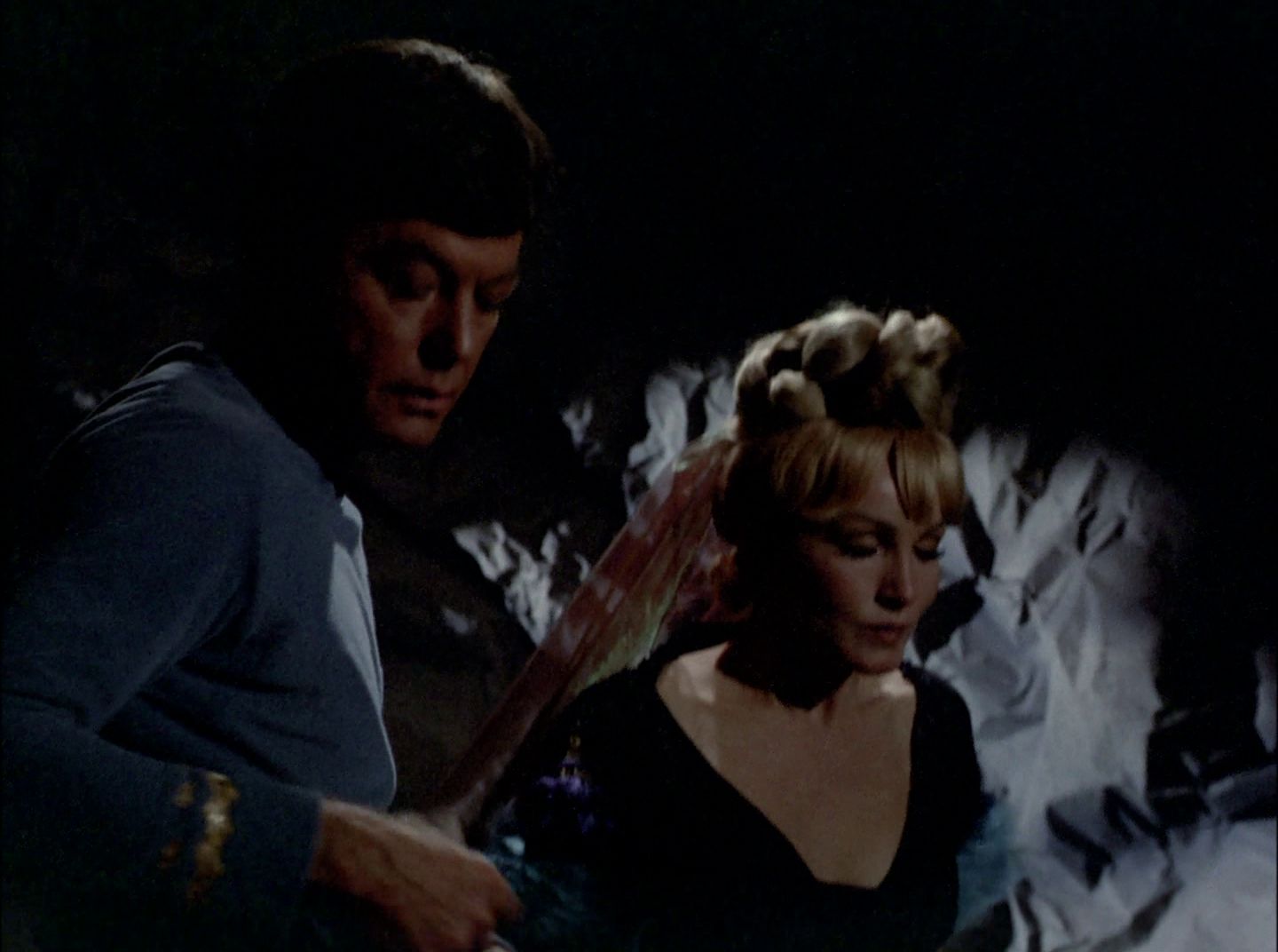 extant_StarTrek_2x11-FridaysChild_2311.jpg
