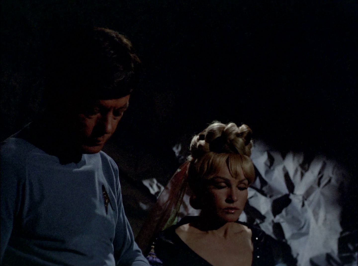 extant_StarTrek_2x11-FridaysChild_2313.jpg