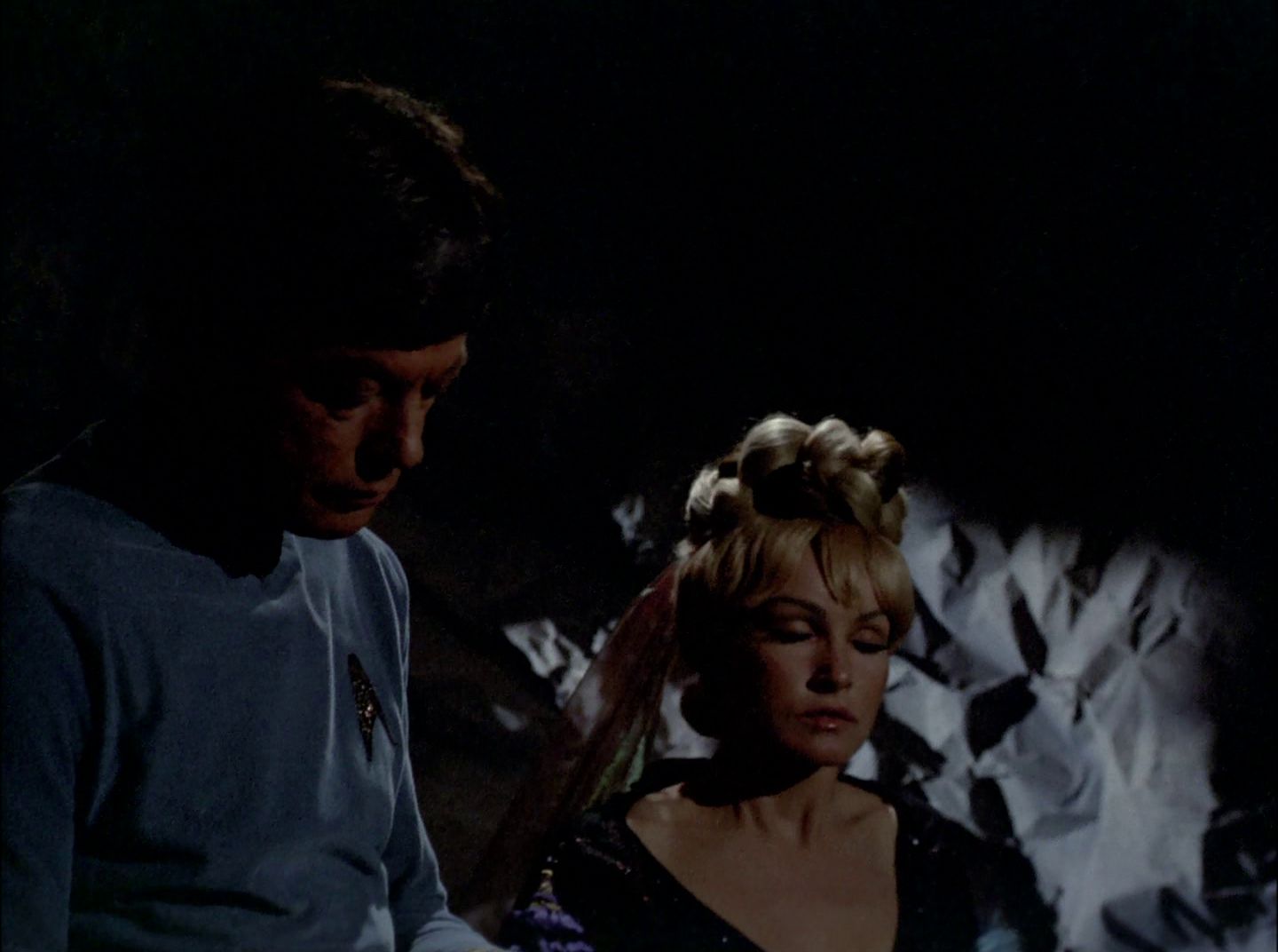 extant_StarTrek_2x11-FridaysChild_2314.jpg