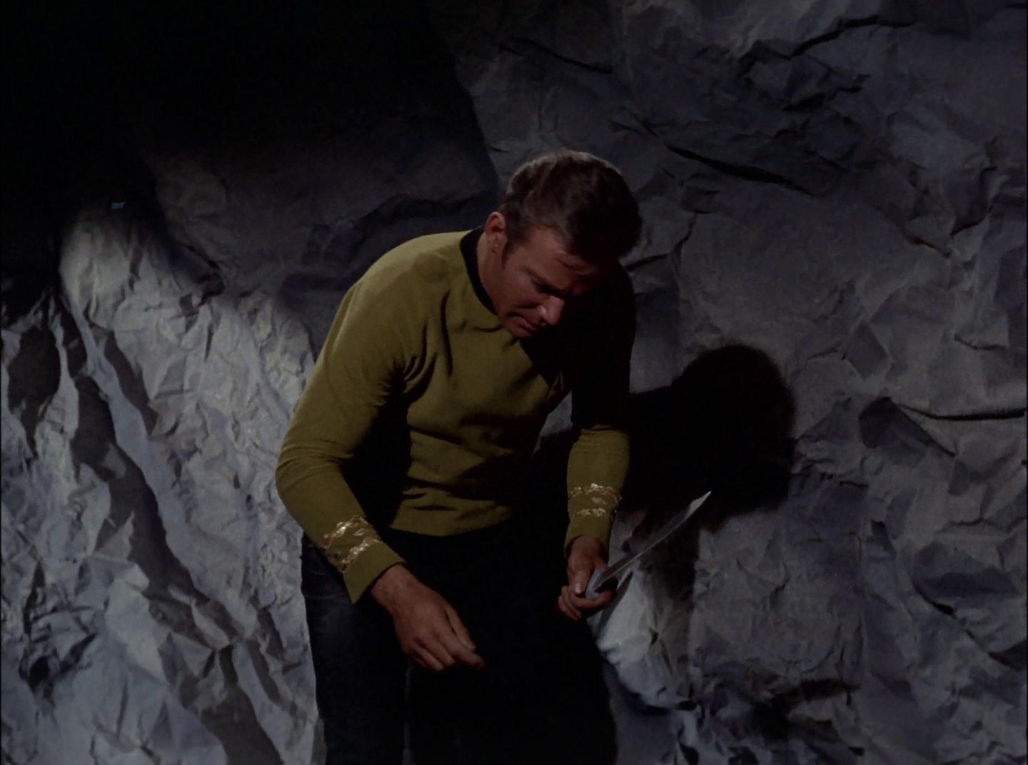 extant_StarTrek_2x11-FridaysChild_2319.jpg
