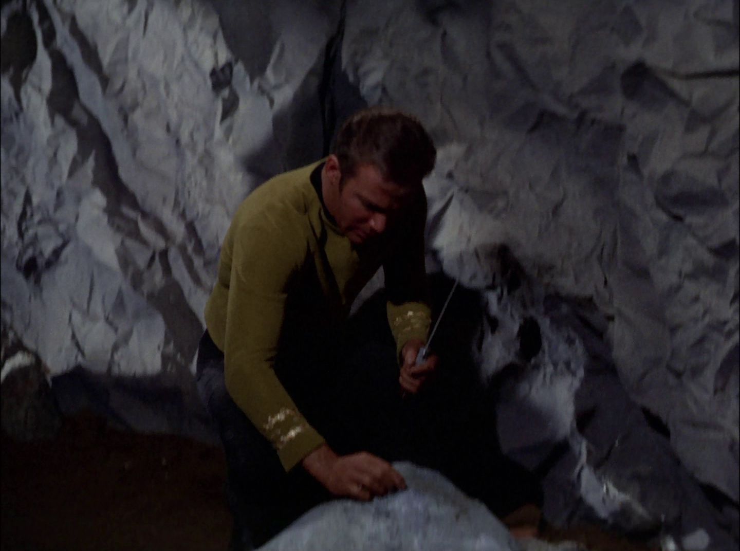 extant_StarTrek_2x11-FridaysChild_2320.jpg