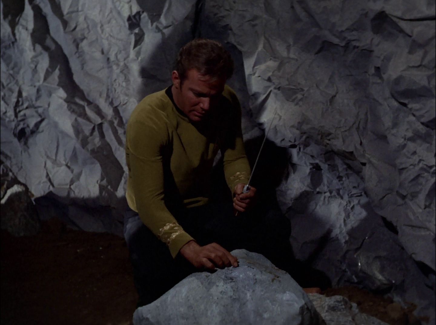 extant_StarTrek_2x11-FridaysChild_2321.jpg