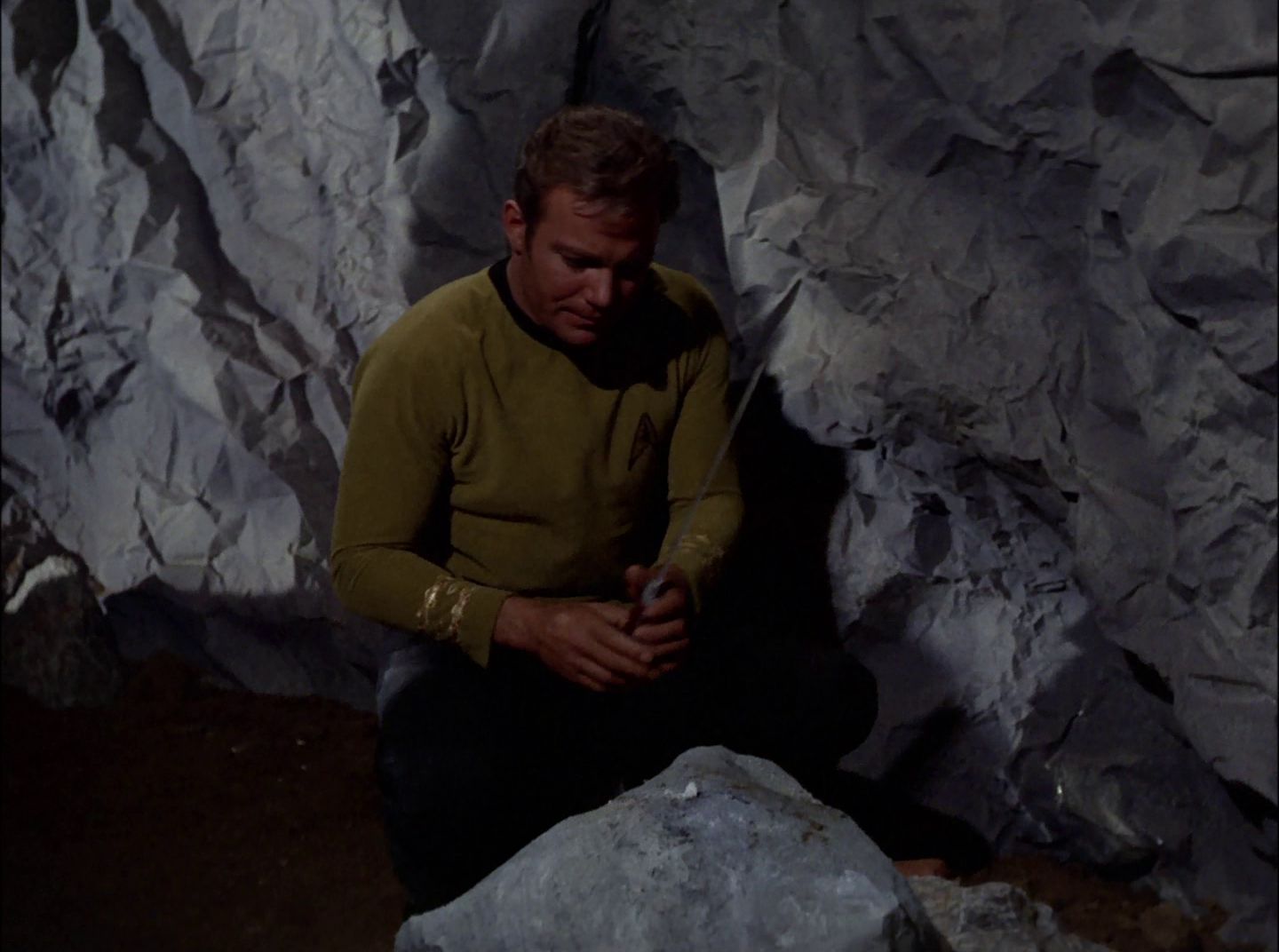 extant_StarTrek_2x11-FridaysChild_2322.jpg