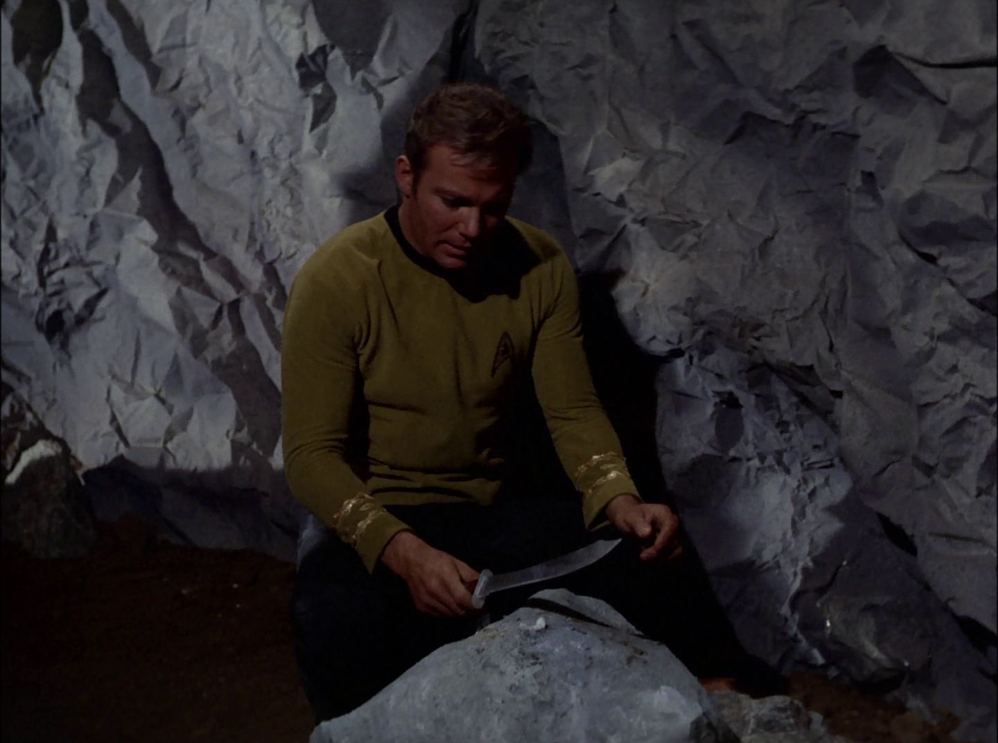 extant_StarTrek_2x11-FridaysChild_2323.jpg