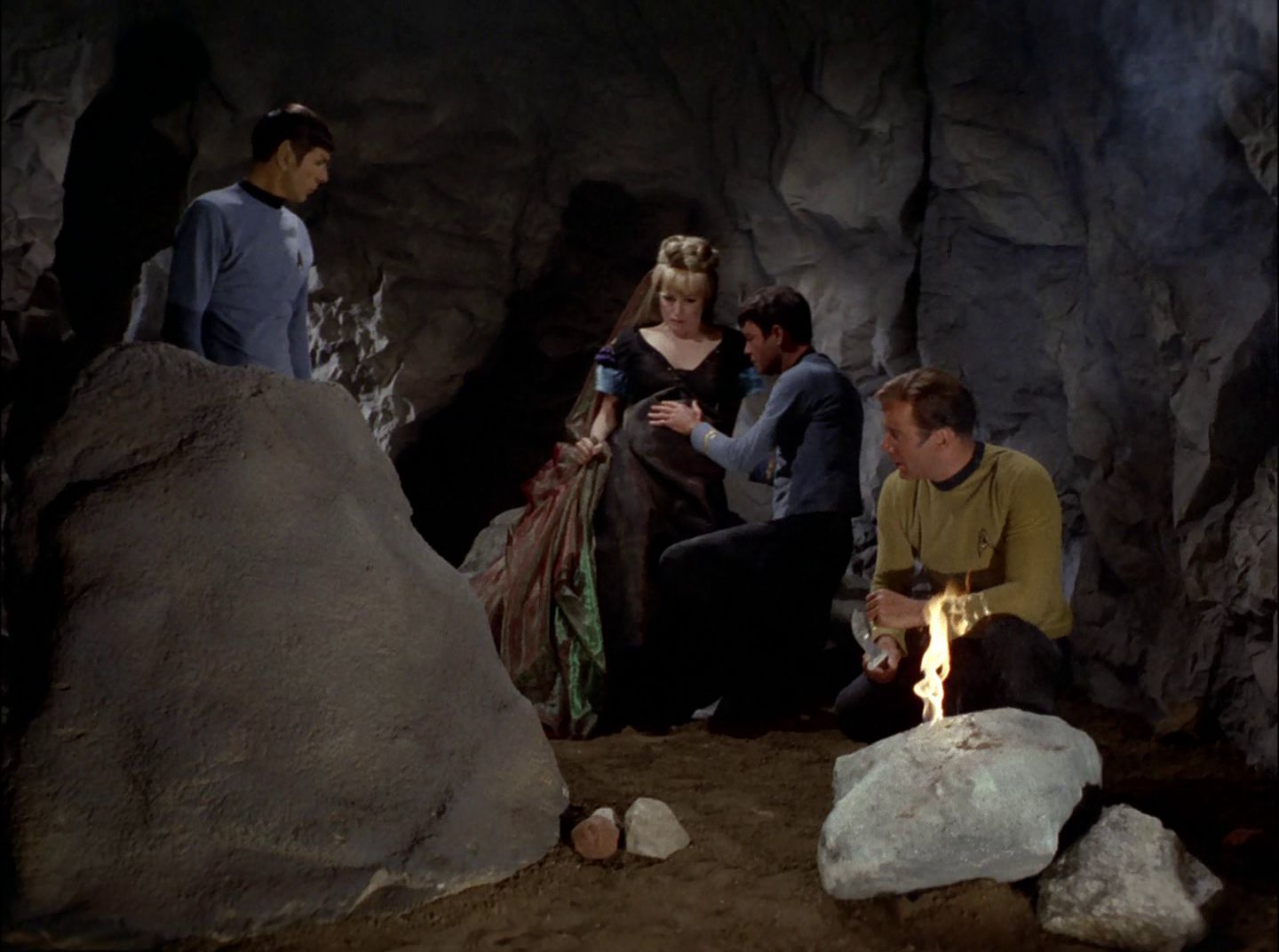 extant_StarTrek_2x11-FridaysChild_2329.jpg