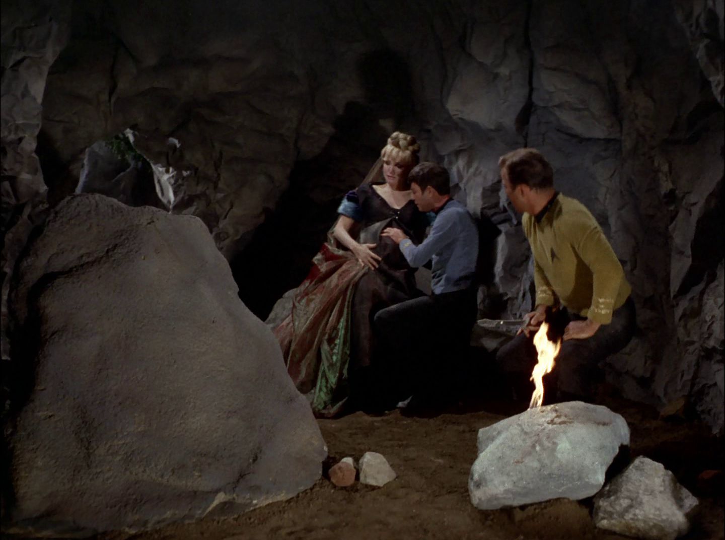 extant_StarTrek_2x11-FridaysChild_2335.jpg