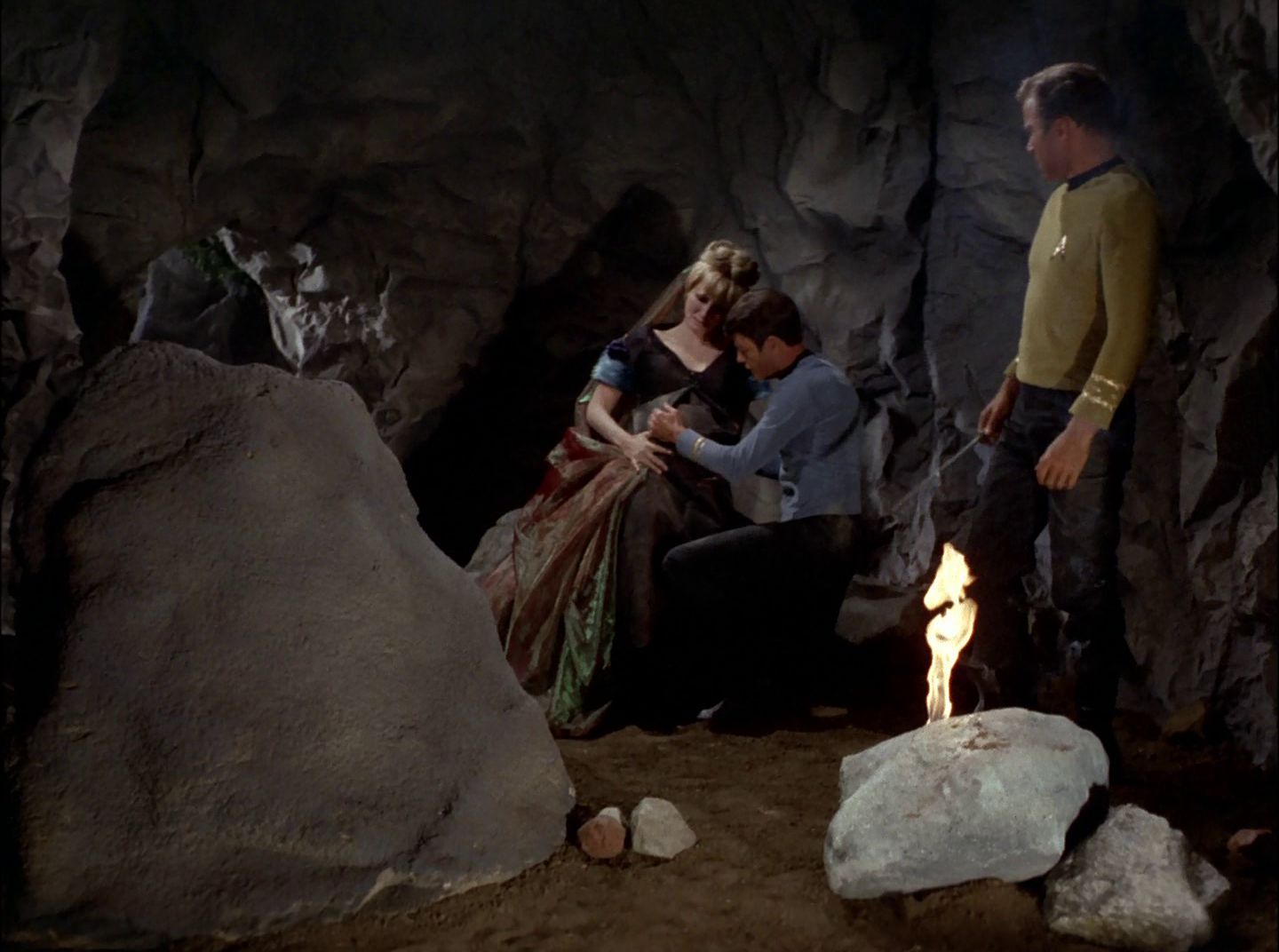extant_StarTrek_2x11-FridaysChild_2337.jpg