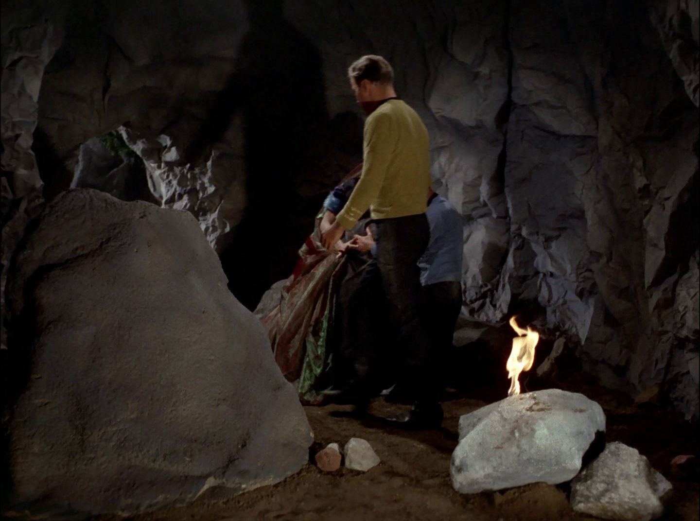 extant_StarTrek_2x11-FridaysChild_2340.jpg