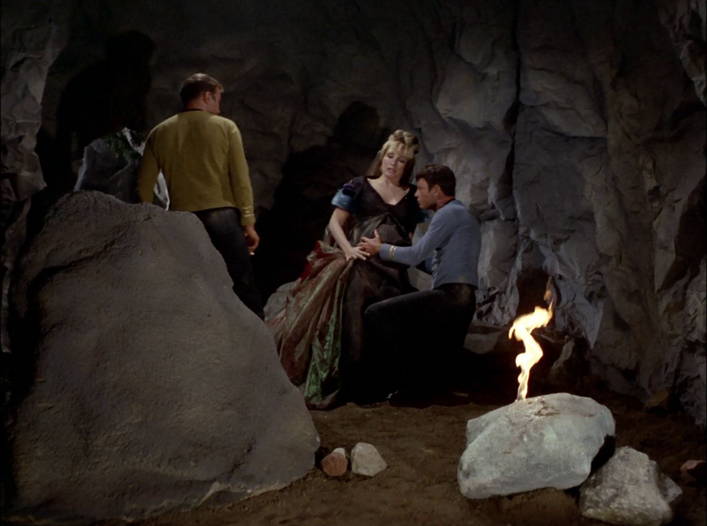 extant_StarTrek_2x11-FridaysChild_2342.jpg