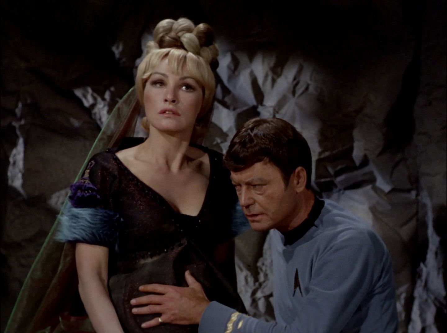 extant_StarTrek_2x11-FridaysChild_2353.jpg