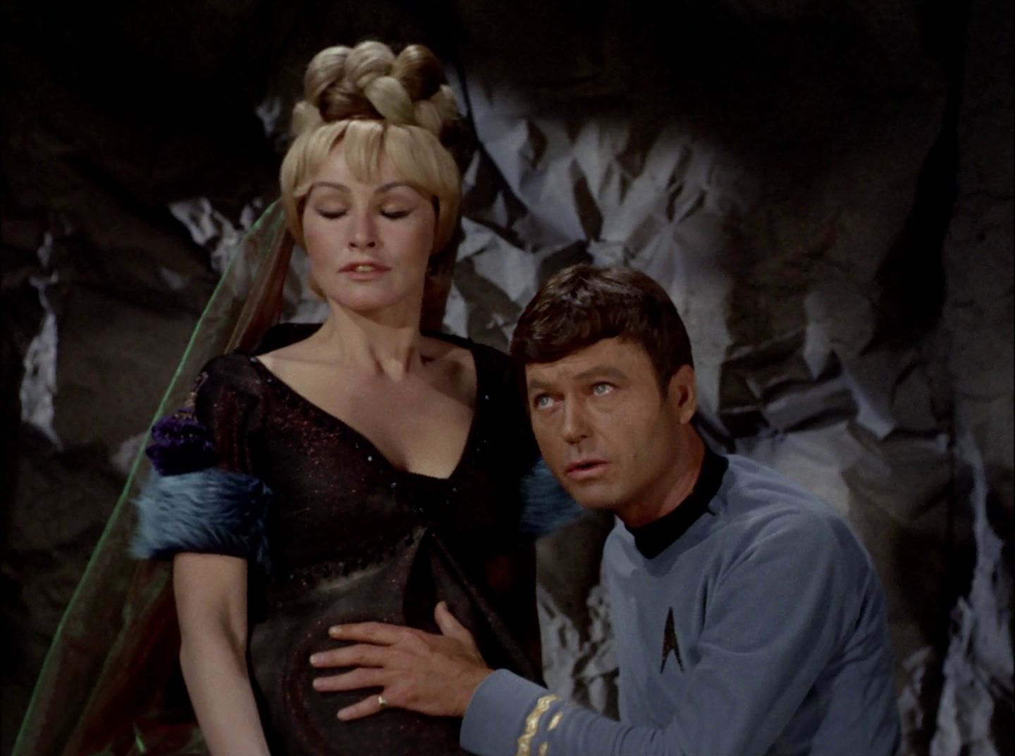 extant_StarTrek_2x11-FridaysChild_2358.jpg