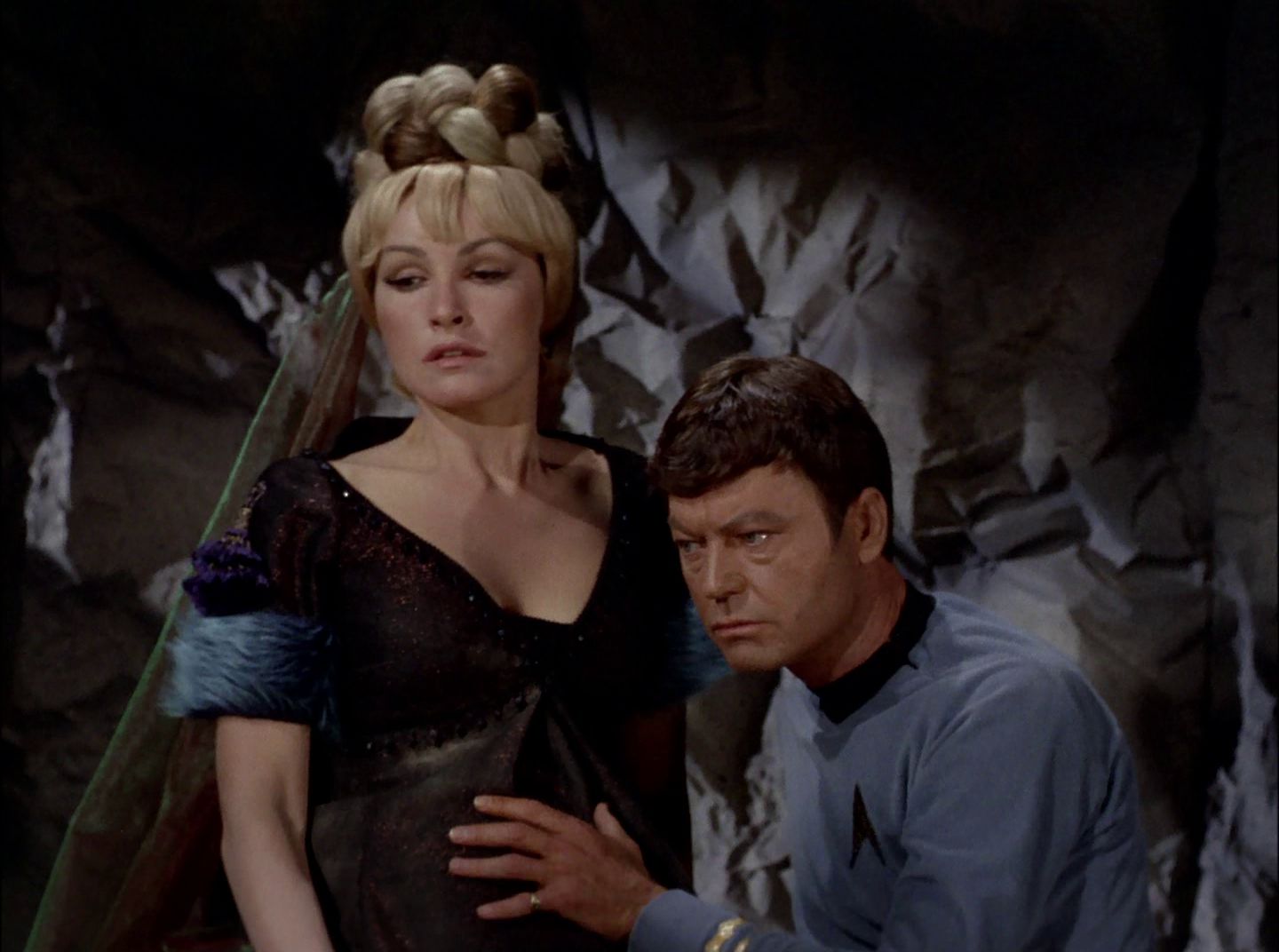 extant_StarTrek_2x11-FridaysChild_2364.jpg