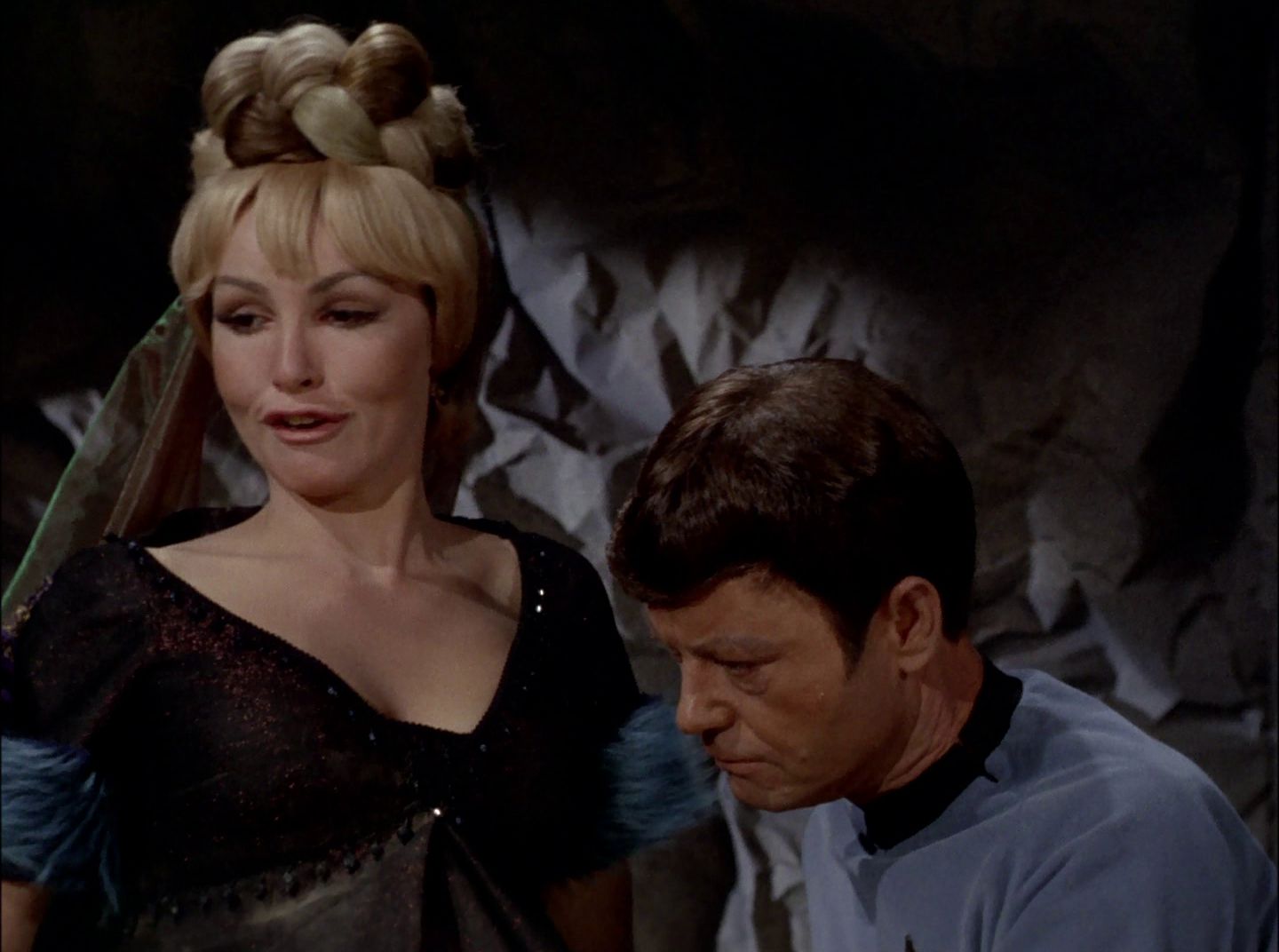 extant_StarTrek_2x11-FridaysChild_2369.jpg