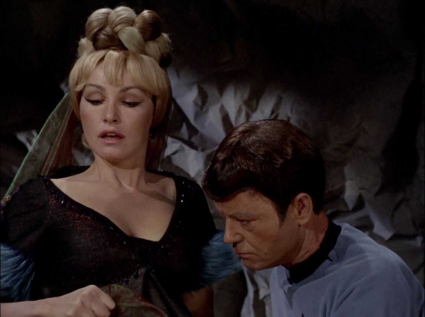 extant_StarTrek_2x11-FridaysChild_2370.jpg