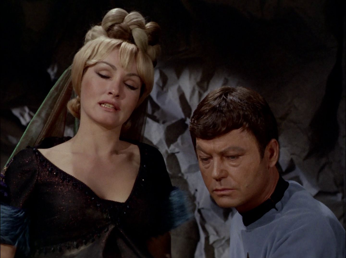 extant_StarTrek_2x11-FridaysChild_2379.jpg