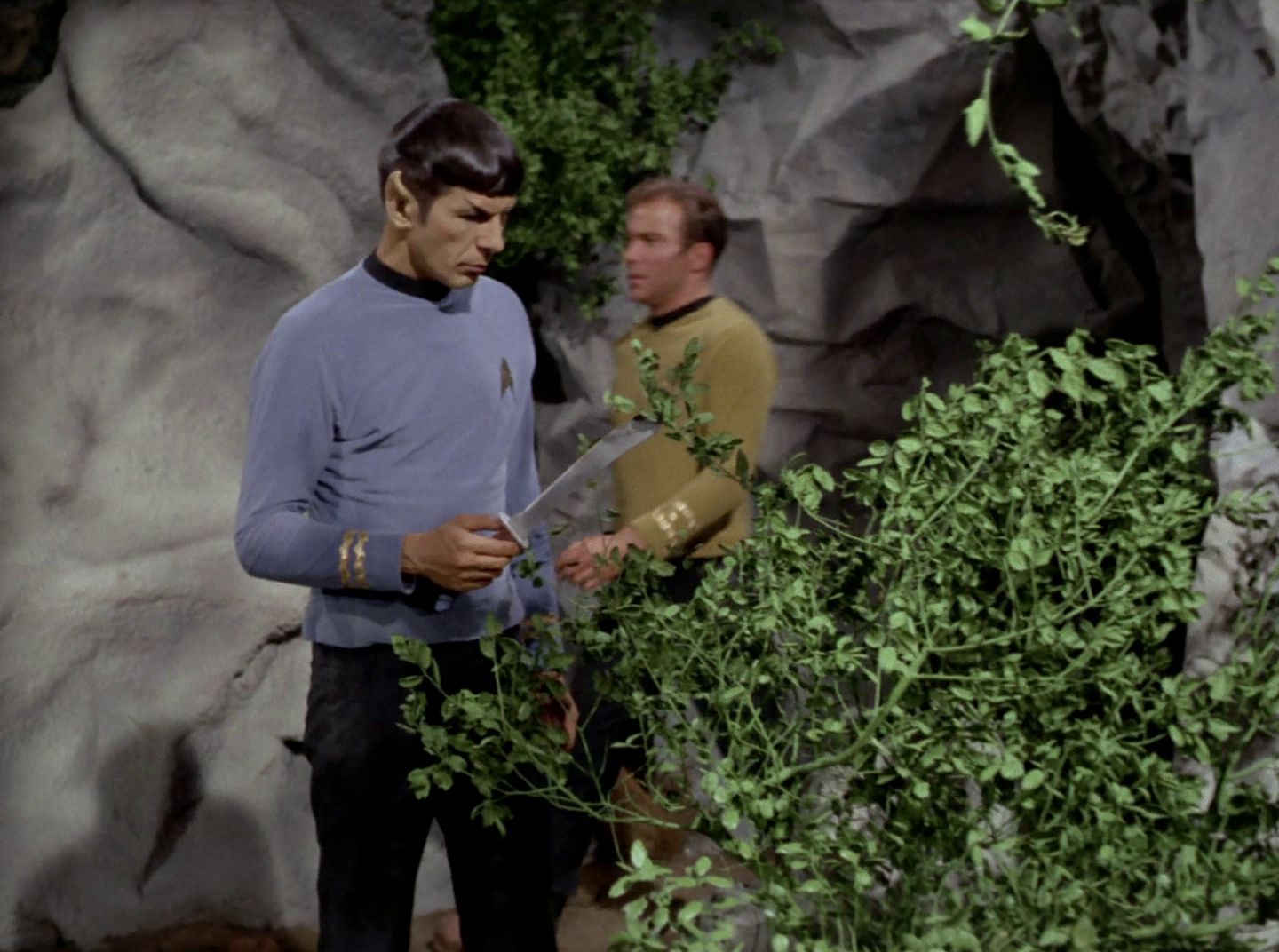 extant_StarTrek_2x11-FridaysChild_2381.jpg