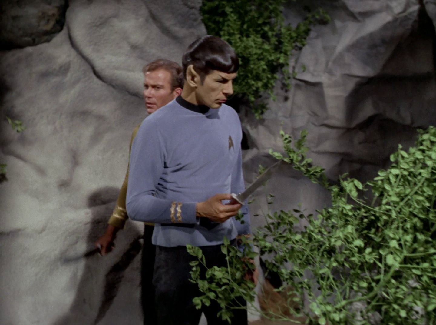 extant_StarTrek_2x11-FridaysChild_2382.jpg