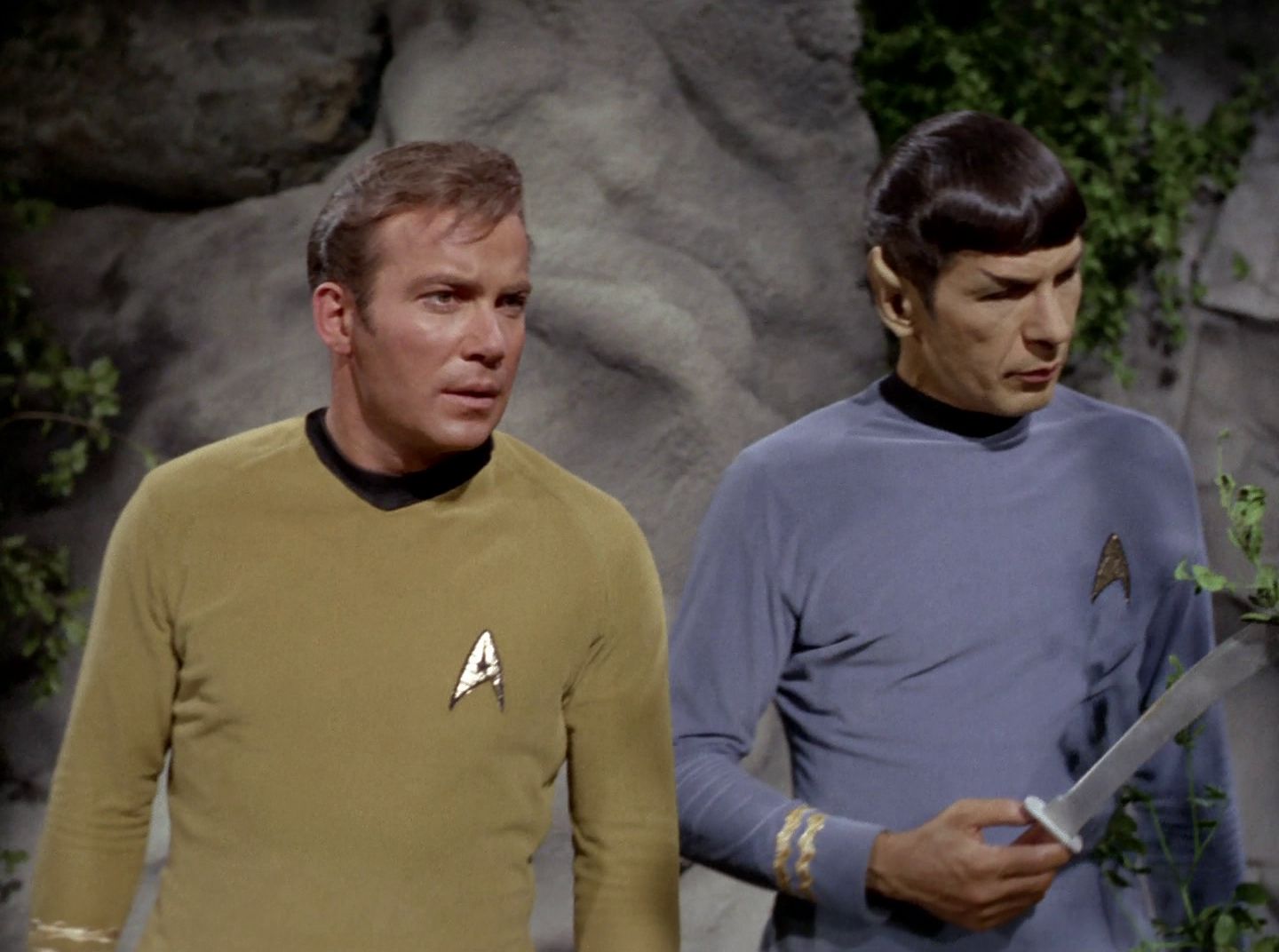 extant_StarTrek_2x11-FridaysChild_2384.jpg