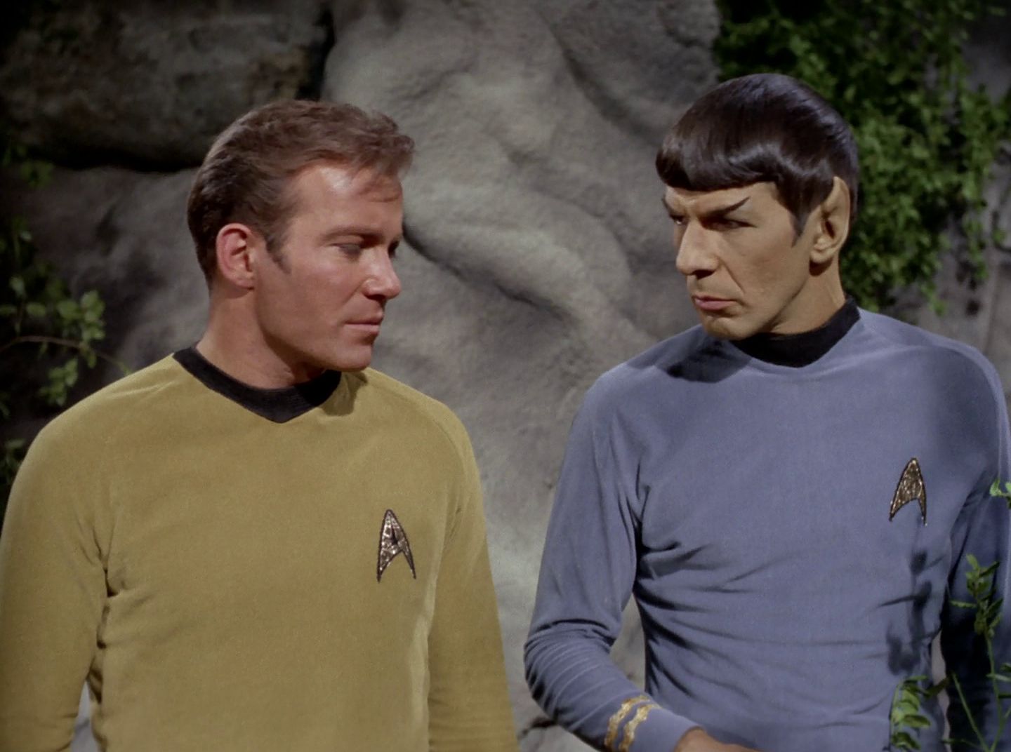 extant_StarTrek_2x11-FridaysChild_2390.jpg