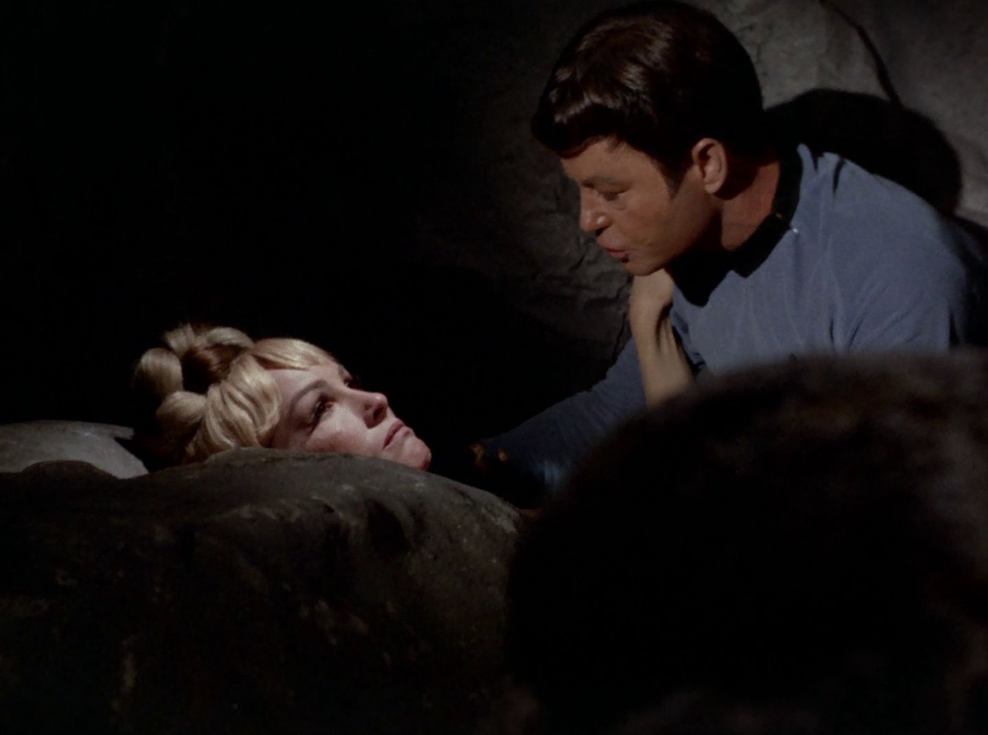 extant_StarTrek_2x11-FridaysChild_2417.jpg