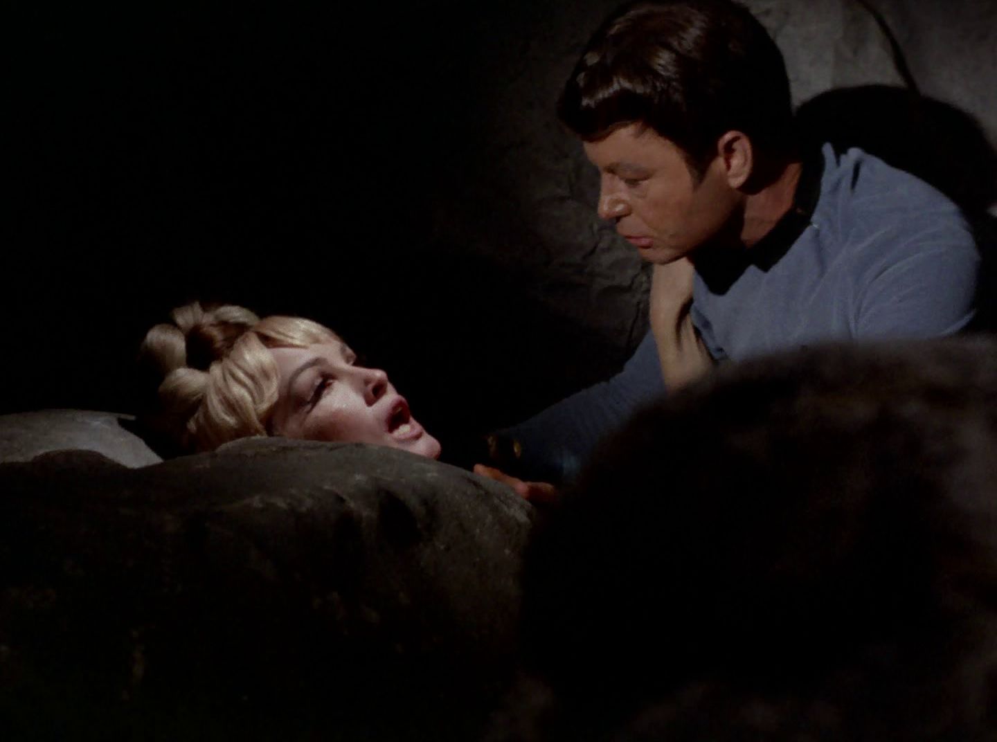 extant_StarTrek_2x11-FridaysChild_2424.jpg